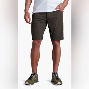 KUHL RAMBLR™
Tough, lightweight, quick-dry short with 8 pockets Size 36